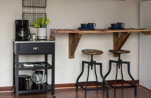 Harrisonburg House | Charming Tiny House w/yard, Close to JMU and Dwntwn Harrisonburg