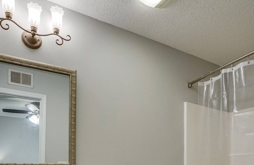 Johnson City House | Charming Townhome - 2 story, 2 bd, 2 bath, 1 car garage. No smoking. No pets.
