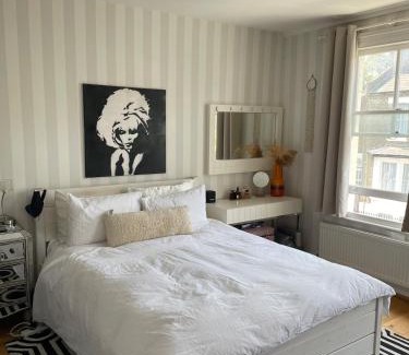 Shepherd's Bush House | Charming Two-Bedroom in Shepherds Bush
