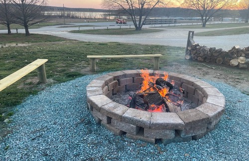 Warsaw House | Charming Unit Near Truman Lake – Ideal for Outdoor and Relaxing Adventures
