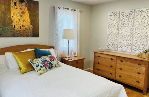 Geyser Crest House | Charming Upper-Level Retreat in Prime Saratoga Springs Location