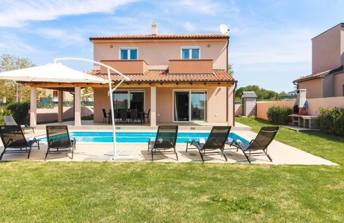 Sikici Villa | Charming villa Enjoy with private pool in Pula