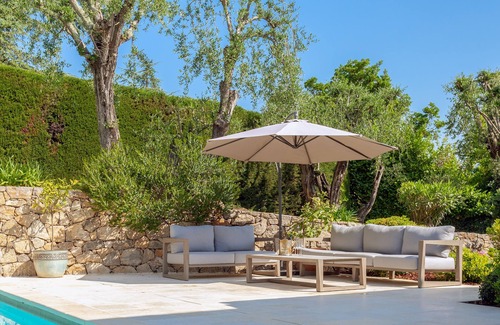 Valbonne Villa | Charming villa walking distance to Valbonne village