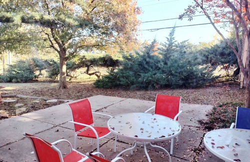 Lawton Villa | Charming villa with 1 huge bedroom and AC, WiFi in beautiful Lawton