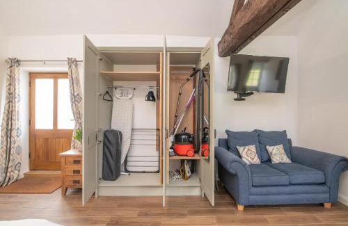 South Littleton Apartment | Charming Warwickshire Studio