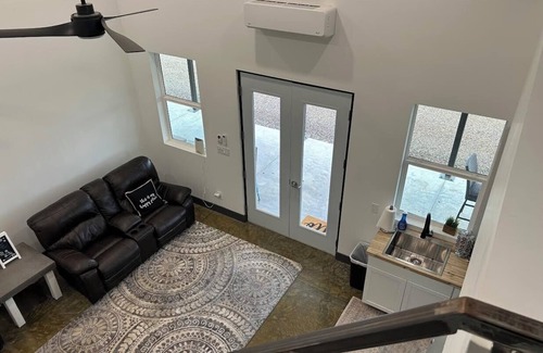 Millville Apartment | Charming Waterfront Studio with AC and WiFi in lovely Millville