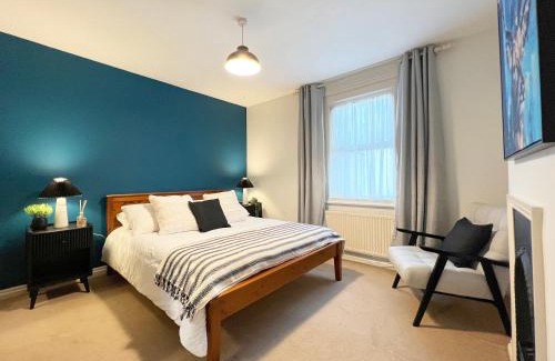 Windsor City Centre House | CHARMING WINDSOR COTTAGE, INCREDIBLE Location, Castle Doorstep