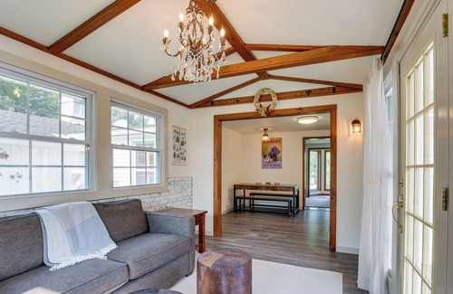 Town of Torrey Cottage | Charming Wine Trail Retreat: Walk to Seneca Lake!