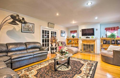 Park Hill House | Charming Yonkers Retreat - 10 Mi to Central Park!