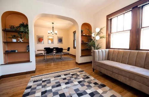 East Central House | Charming3Bdrm ●Great Location ●Award Winning Beds
