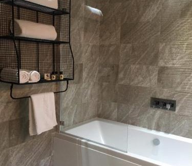 Newport Hotel | Charter House