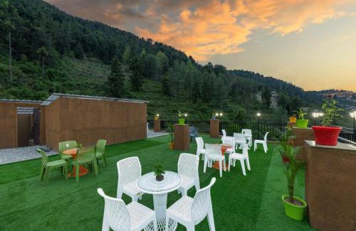 Fagu Hotel | Charvi Regency I Vacations I Conference I MICE I Family Events I Open Air Terrace I Sky Bonfire I Wooden Rooms With Pvt Balconies I Charvi Retreat by Exotic Stays