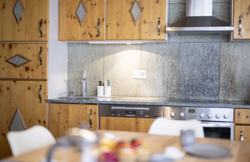 Sent Apartment | Chasa Rustica – Modern 3-Room Apartment with Traditional Charm in Sent