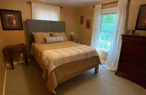 Bristol House | Chase Cove-Lakeside Retreat with Private Dock