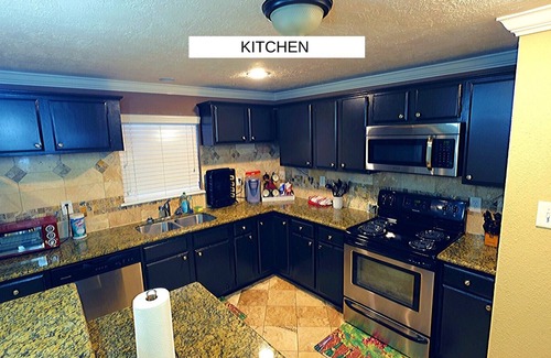 Missouri City House | Chaseview · Big Home - 4 bedrooms/5 queen beds Houston area