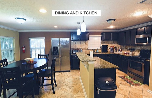 Missouri City House | Chaseview · Big Home - 4 bedrooms/5 queen beds Houston area