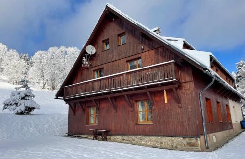 Kubova Hut House | Chata Boubín