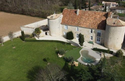 Montignac-Charente House | Chateau de Lugérat - 4 chambres - 2 et 3 personnes