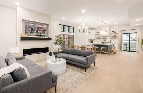 Merion Village House | Chateau in the Village - Brand New 3BD 5BA