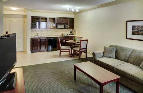 North Central Edmonton Hotel | Chateau Nova Kingsway