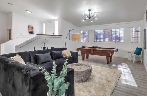 Mission Hills House | Chateau Sunset Vegas | Pool, Jacuzzi, Billiards