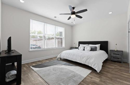 Chattanooga Apartment | Chattanooga Getaway-Sleek 2BR at the Poplin