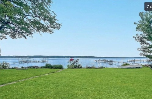 Niets Crest Cottage | Chautauqua Lakefront Getaway with private dock