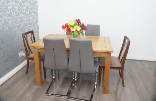 Openshaw House | CHEADLE HOUSE HOLIDAYS
