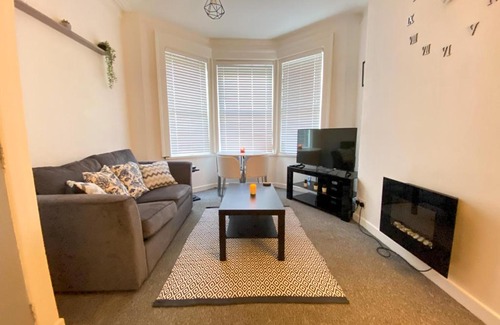 Bangor Apartment | Cheap & Cheerful Apartment Near Bangor Marina