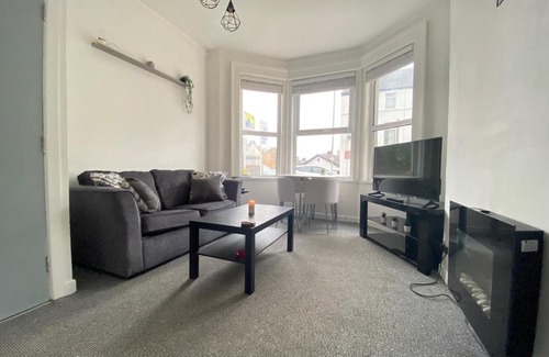 Bangor Apartment | Cheap & Cheerful Apartment Near Bangor Marina