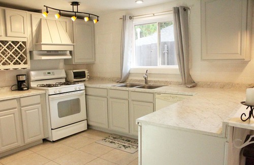 Carson City House | Cheerful 1-Bedroom on the eastside downtown