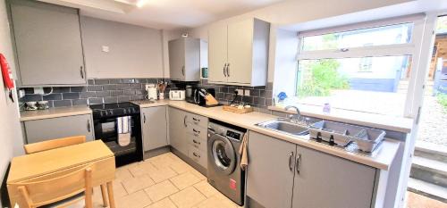 Manod House | Cheerful 2 bed home with mountain views