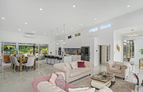 Drury House | Cheerful 2 Bedroom Lifestyle in Auckland