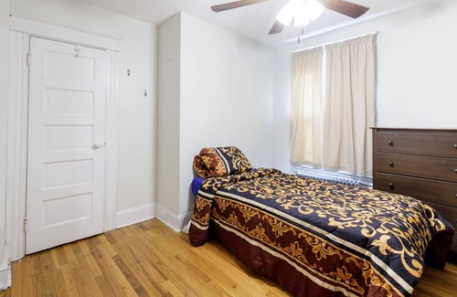 Bristol House | Cheerful 3-bedroom home in a lovely neighborhood