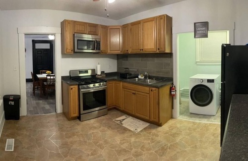 Lindenwald House | Cheerful 3-bedroom house Sleep 11