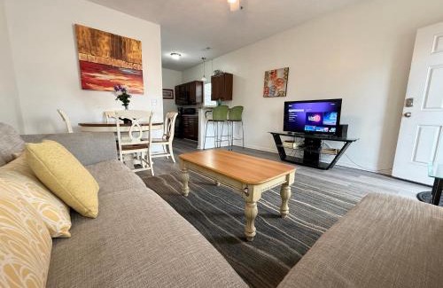 Myrtle Beach House | Cheerful 3-br cottage with pool, 2 blocks to beach, free parking