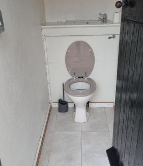 New Eltham Apartment | Cheerful 4 bedroom