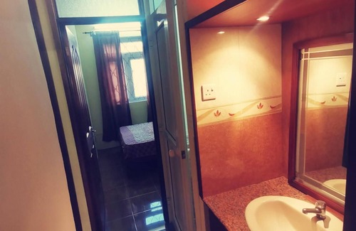Wolmar House | Cheerful 4-bedrooms Beachfront Home Flic en Flac