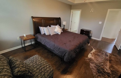 Sunshine House | Cheerful 6BR between LSU & NOLA