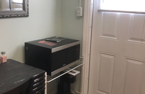 Lauderdale Lakes House | Cheerful and cozy 1 bedroom efficiency. Private