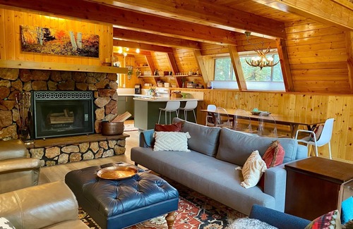 Meadow View Heights Cabin | Cheerful Couples Get-Away Cabin at 8,500 Feet