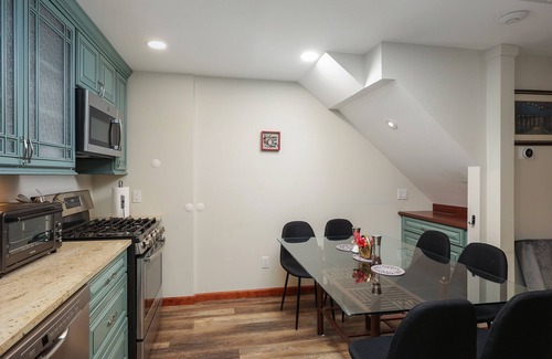 Belmar Cottage | Cheerful Home, 3B, 3B, 2 Blocks to the Ocean