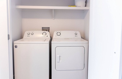 Lower Sackville House | Cheerful & Modern 3bedroom townhouse w/Patio & Parking