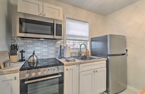 South Wedge Apartment | Cheerful Rochester Apartment Great Location!