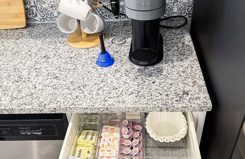 Aiken House | Cheerful spacious home-5 min to Bruce's Field/Downtown