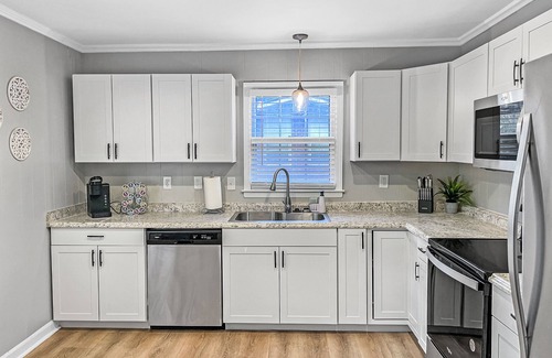 Hidden Valley House | Cheerful & Spacious in Prime Location, Ready for YOU!
