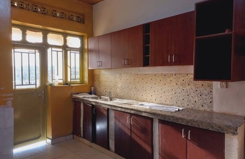 Kinazi House | Cheerful suburban Home
