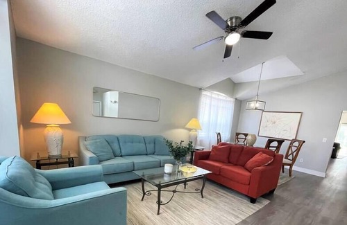 Lake Davenport Estates Villa | Cheerful Villa with Pool