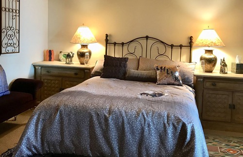 Central Okanagan Bed & Breakfast | Cheers B&B