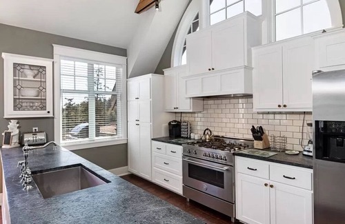 Friday Harbor Cottage | Chef's Kitchen, Salish Sea View, EV Charger: This is The Cottage on Cedar Street
